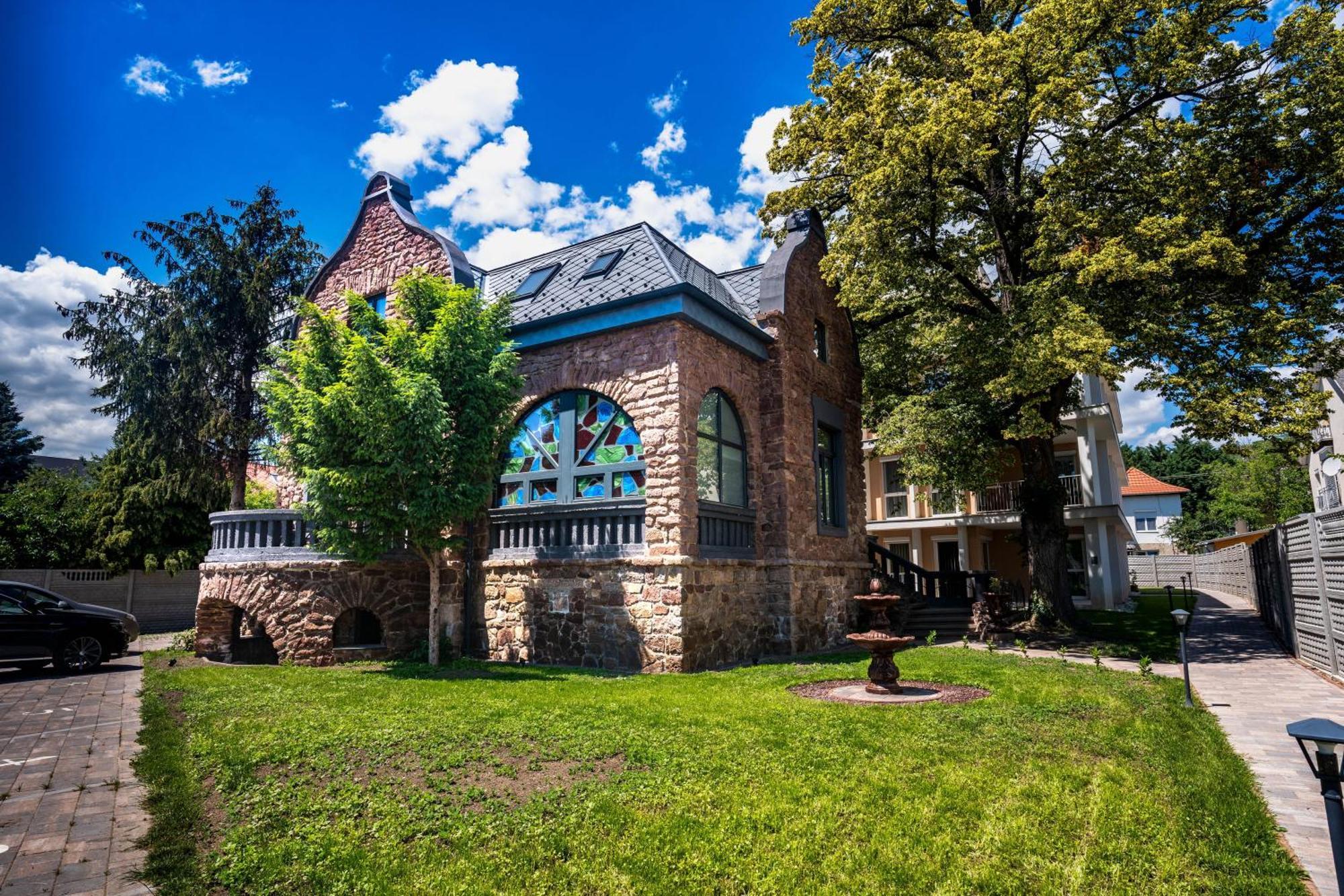 Voeroesko Villa -Elnoeki Szauna Es Jakuzzi Hasznalattal Balatonalmádi エクステリア 写真